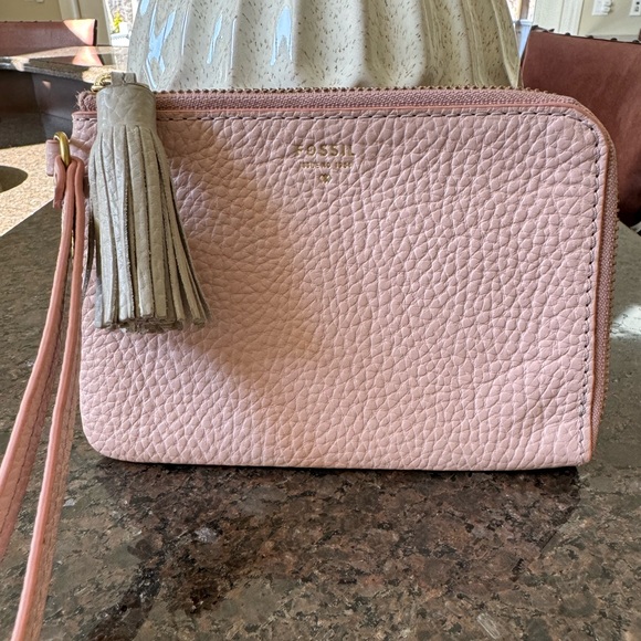 Fossil Pebbled Leather Zip Around Tara Wristlet Wallet with Tassel Dusty Rose - Picture 2 of 7